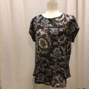 Really cute LOFT linen pocket tee